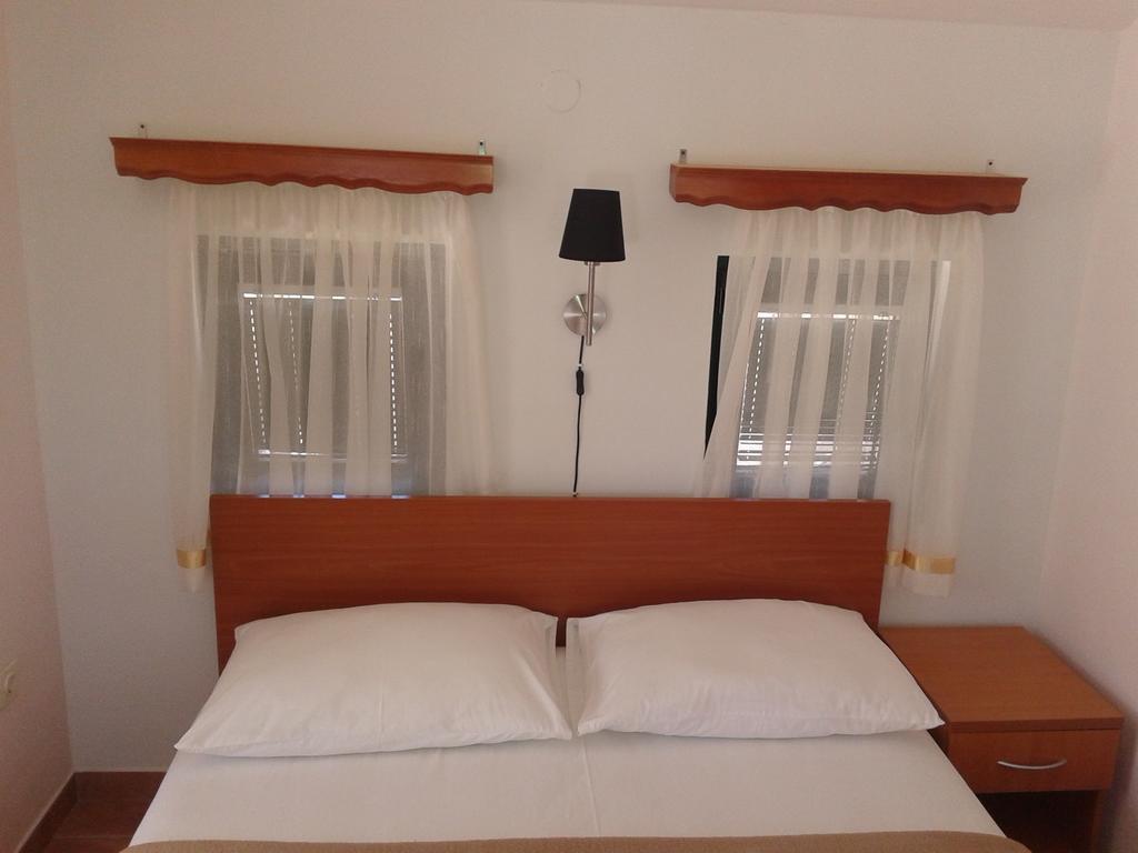 Apartments & Rooms Ruzmarin Rogoznica  Habitación foto