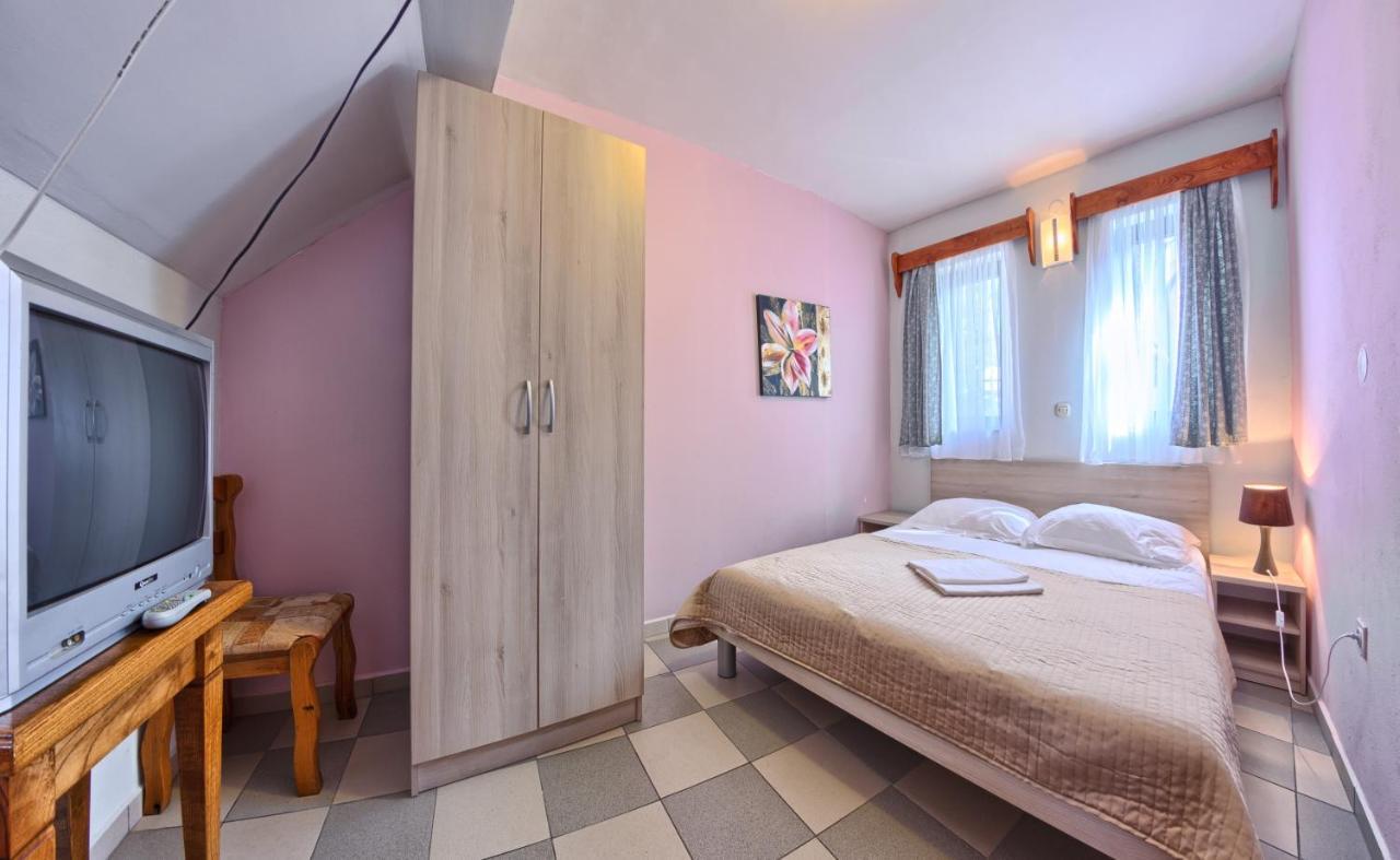 Apartments & Rooms Ruzmarin Rogoznica  Exterior foto